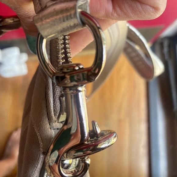 Elegant Coach Poppy Signature Lurex canvas Satchel crossbody, grey/beige/silver - Picture 7 of 16